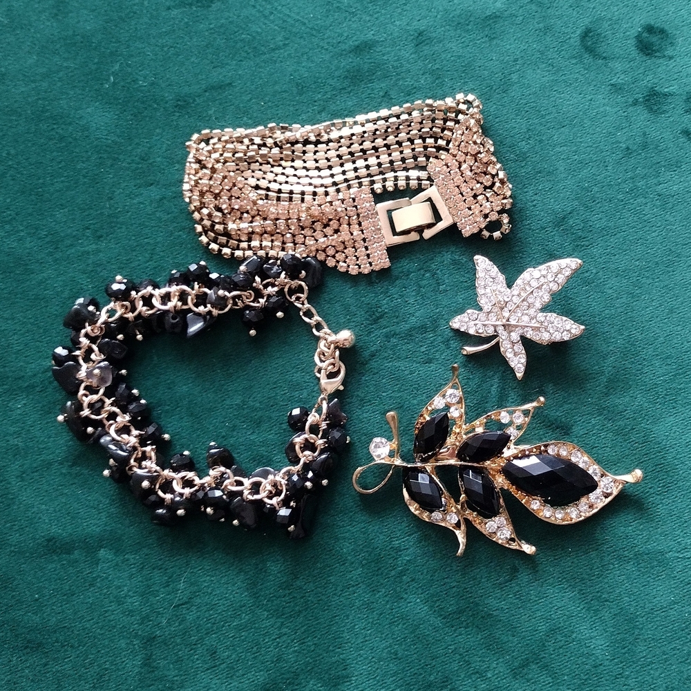 Elegant Gold-tone Black Jewelry Set Bracelets Leaf-shaped Brooches